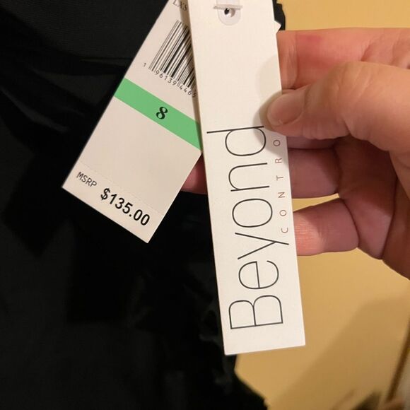 Beyond Control One Piece Swimsuit 8 Black Strapless Ruffle Flowy Tummy Control - Picture 7 of 10